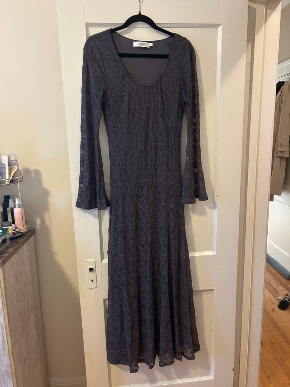 Lace Maxi - Picture 3 of 4